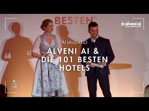 KI-Laudatio: Alveni AI spricht auf der Bühne der 101 besten Hotels