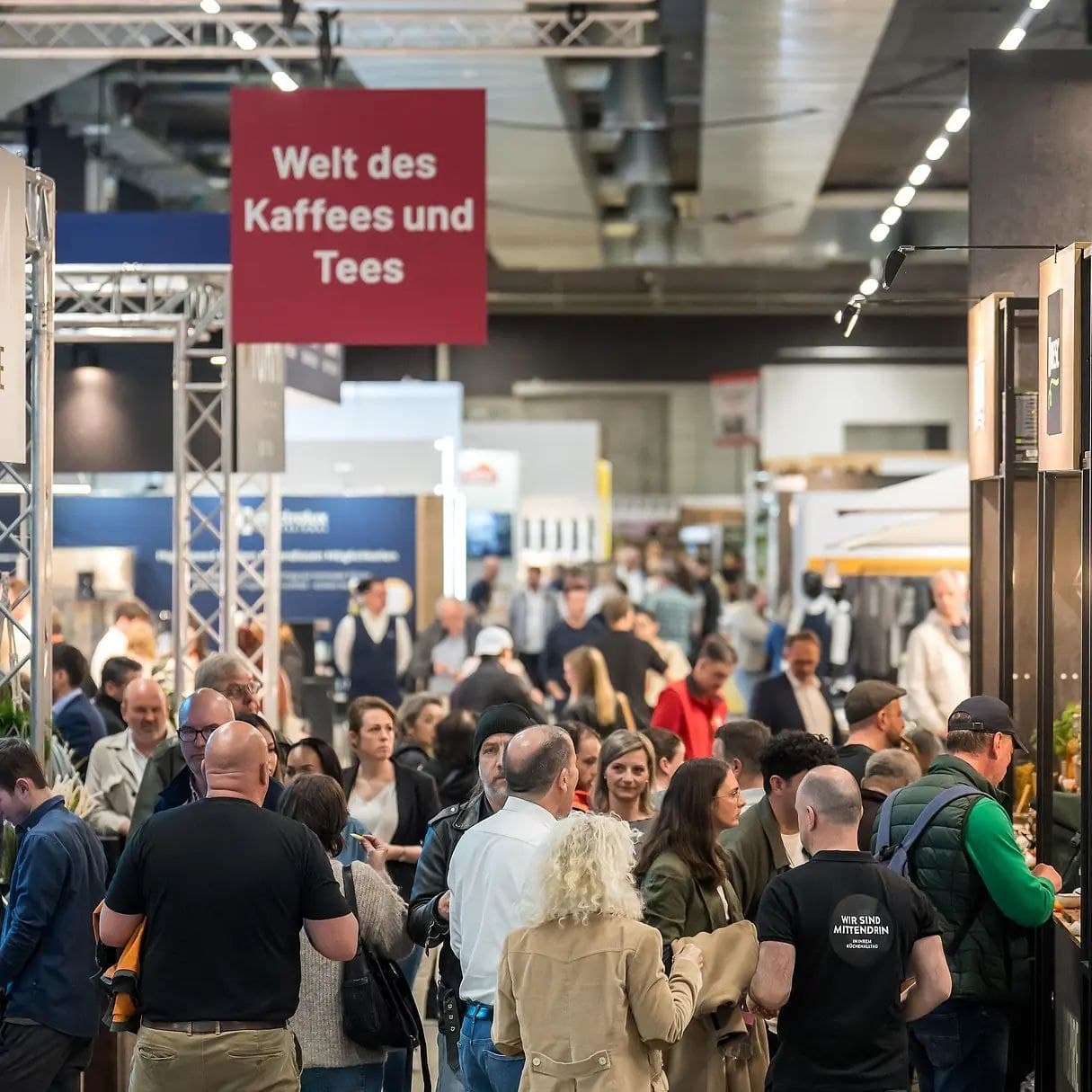 Messehalle der GASTIA 2026 in St. Gallen mit Ausstellern aus Hotellerie und Gastronomie